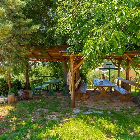דירה Peaceful In Pula With Swimming Pool